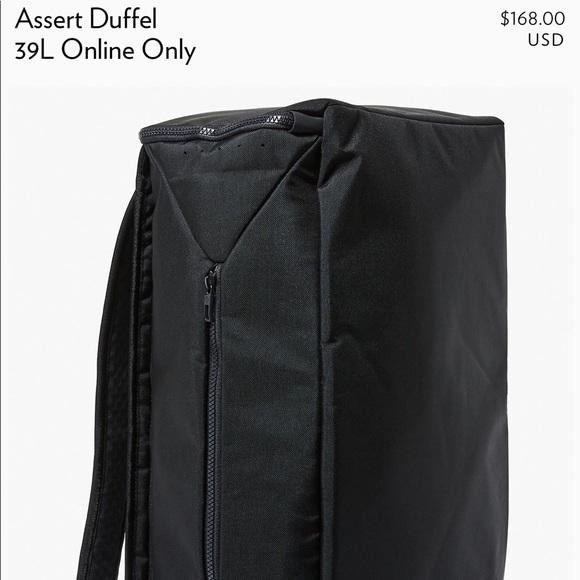 lululemon assert duffle
